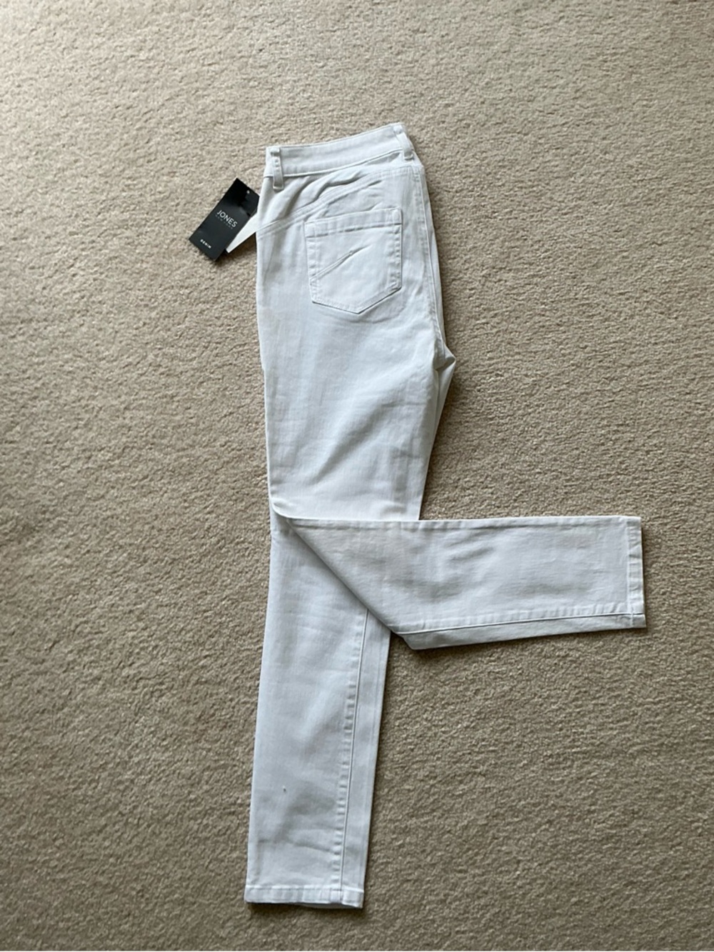 NWT White JNY Mid-Rise Skinny Ankle Jeans - Size 6
